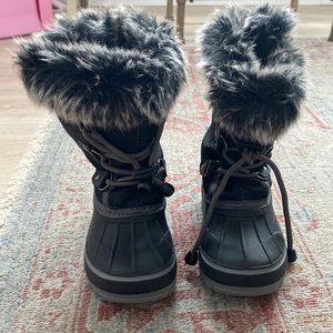 Unisex toddler snow boots in black
